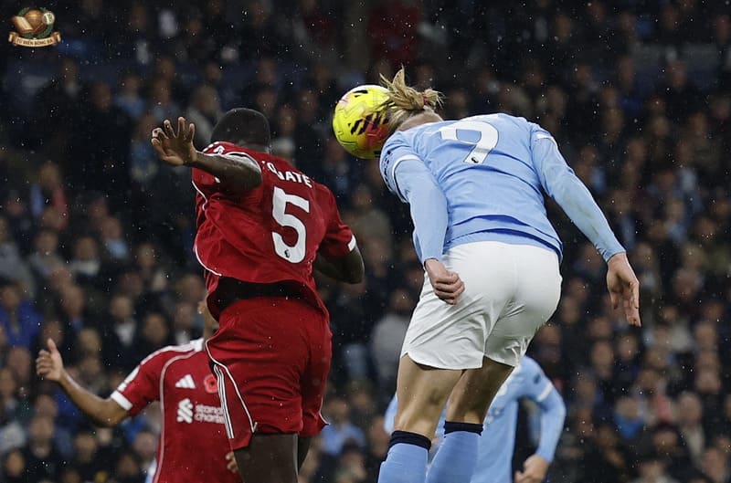 CDM có nhiệm vụ chính là bọc lót cho hàng thủ