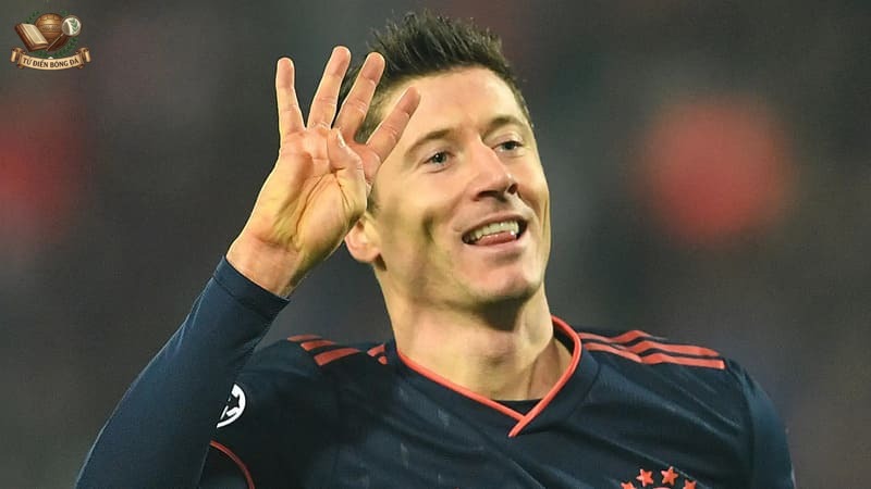 Cú Poker thần tốc của Robert Lewandowski cho Bayern