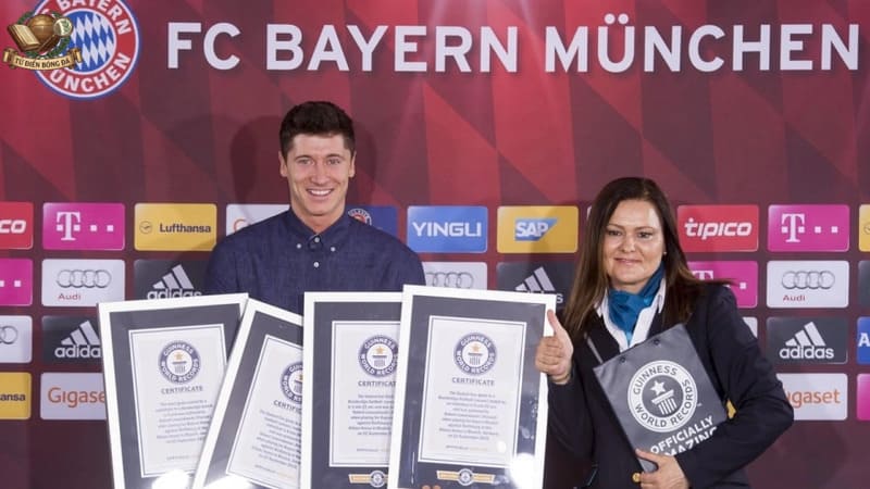 Robert Lewandowski từng gây chấn động khi ghi tới 5 bàn chỉ trong 9 phút